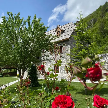 Kompleksi Zorgji * Theth