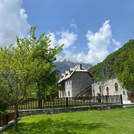 Kompleksi Zorgji Resort Theth