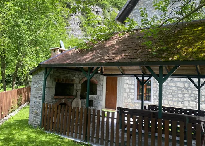 Kompleksi Zorgji * Theth